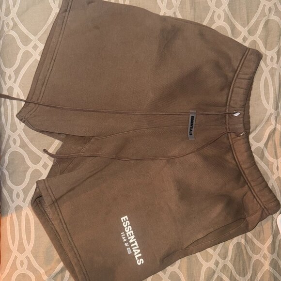 FEAR OF GOD Essentials Taupe Sweatshorts - SMALL - Picture 5 of 5